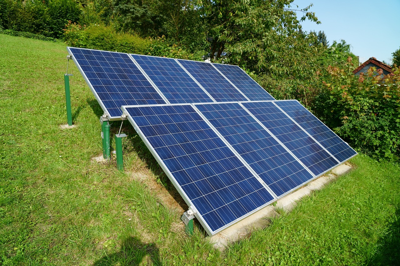 Placas Solares São Necessárias para Gerar 300 kWh